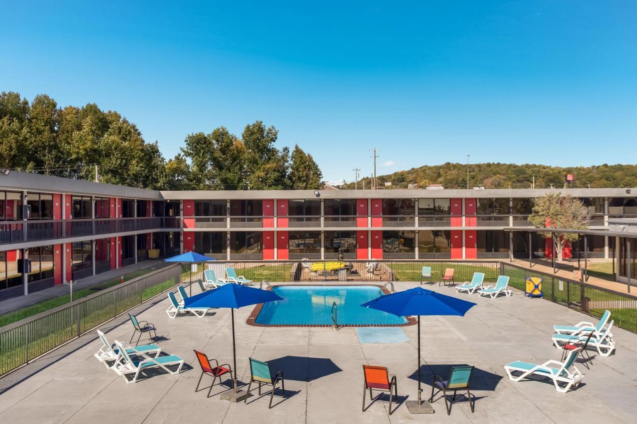 Econo Lodge Cave City Exterior photo