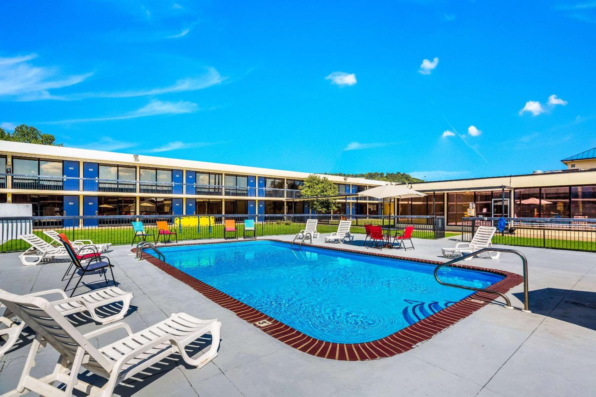 Econo Lodge Cave City Exterior photo